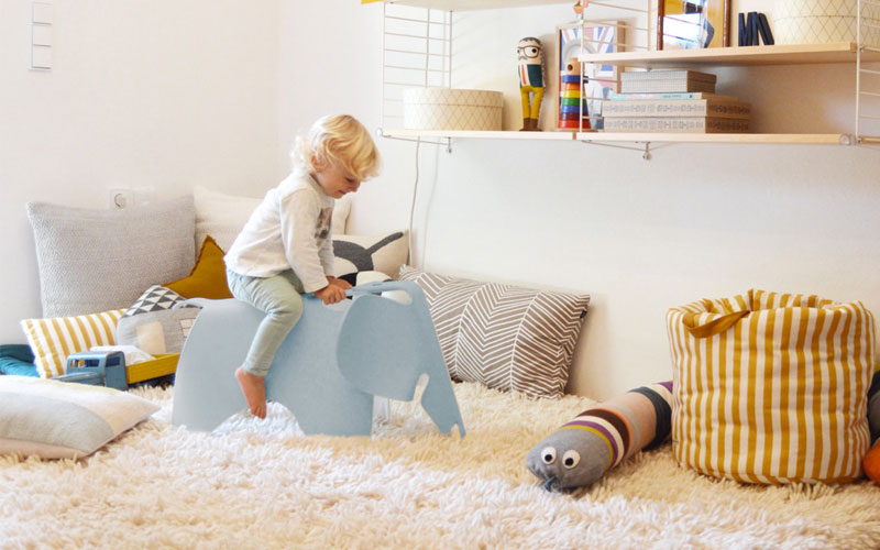 Elefante disegnato da Charles e Ray Eames, oggetto di design.